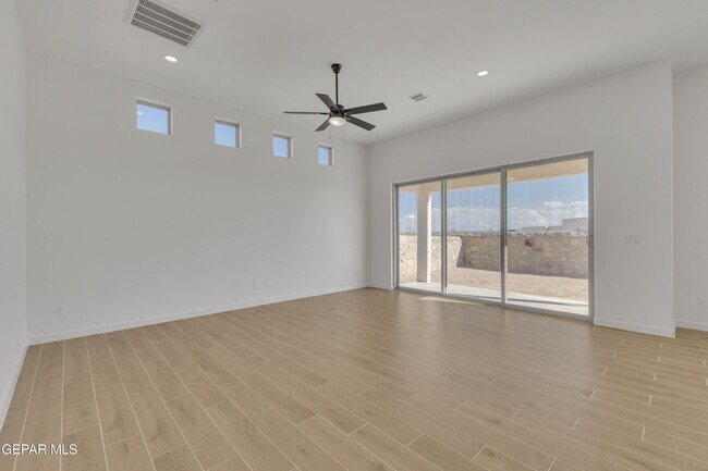 Building Photo - 12716 Middlesbrough Ave