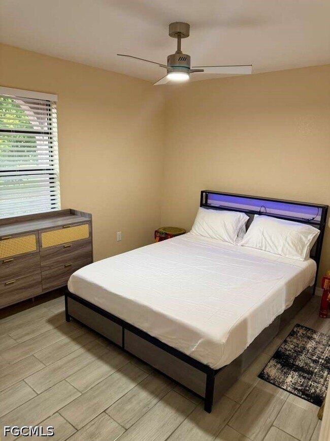 Building Photo - 930 SW 34th St