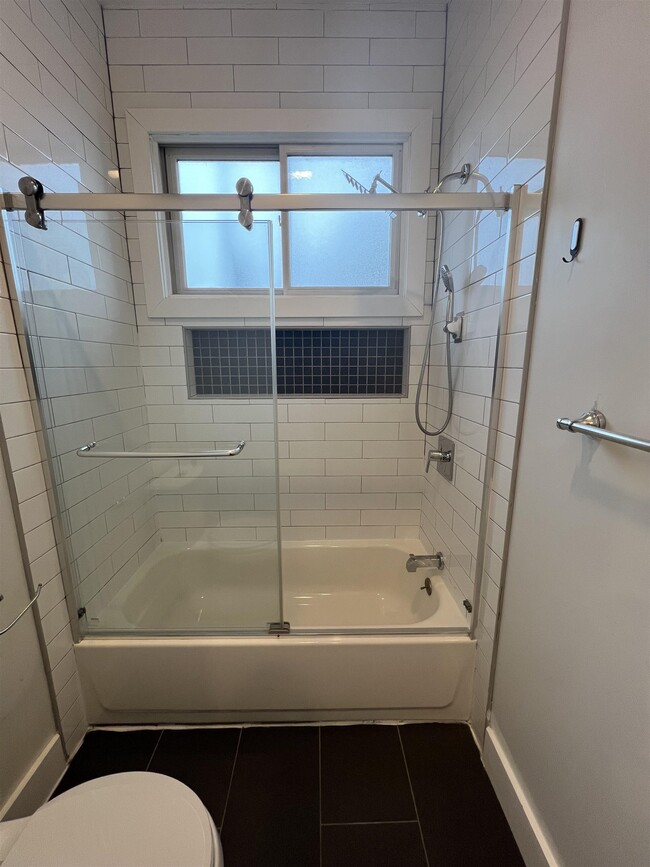 Building Photo - 157 Sherman Ave