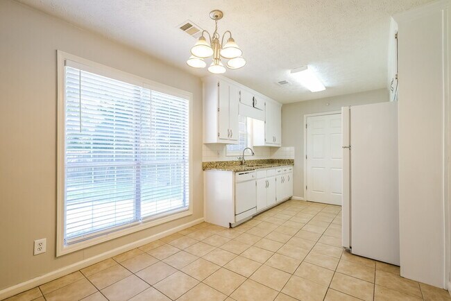 Building Photo - 3869 Deaton Rd