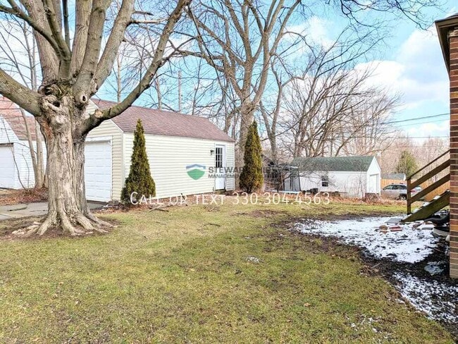 Building Photo - 1303 23rd St NE