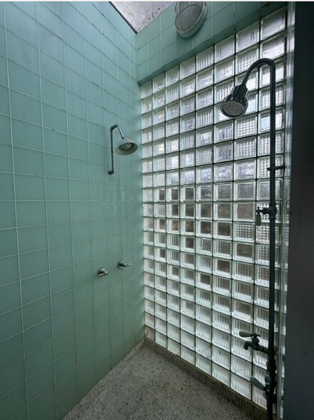 Building Photo - 28 Twin Peaks Blvd