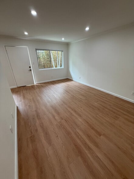 Building Photo - 3911 Oregon St