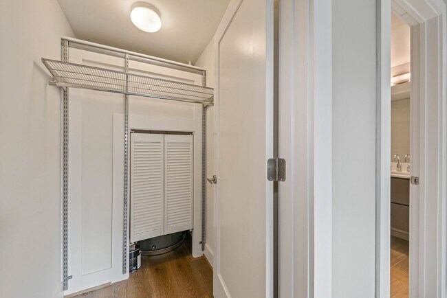 Building Photo - Professionally Managed // 2 bedroom 2 bathroom Modern Condo//  Adams Morgan// Parking Included!