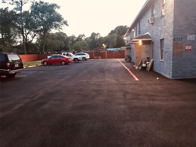 Building Photo - 8717 Spaulding St