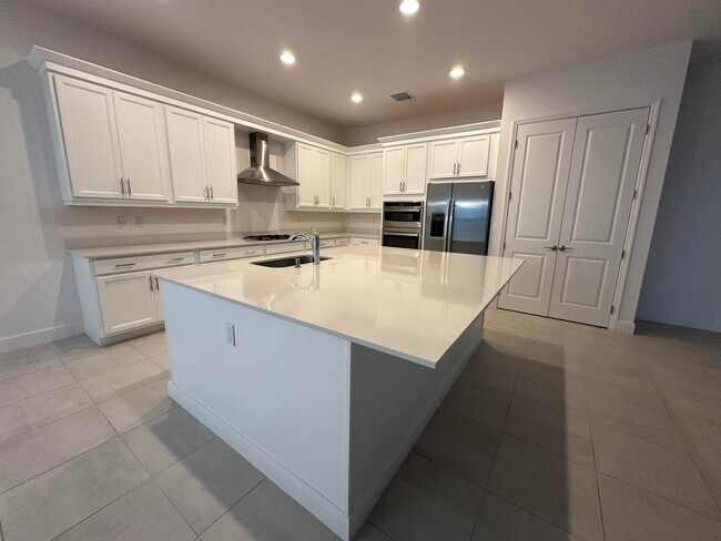 Building Photo - 12465 SW Crystal Cv Dr