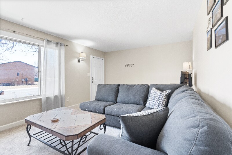 Building Photo - 1625 Banyan Dr