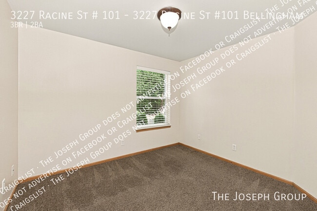 Building Photo - 3227 Racine St