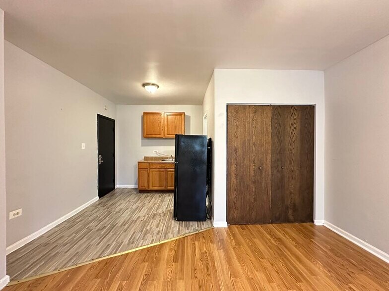 Building Photo - 5710 N Winthrop Ave