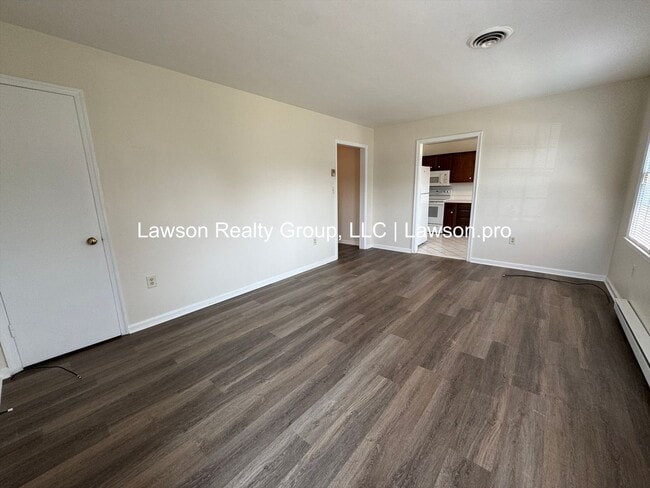 Building Photo - 623-625 Moran Ave