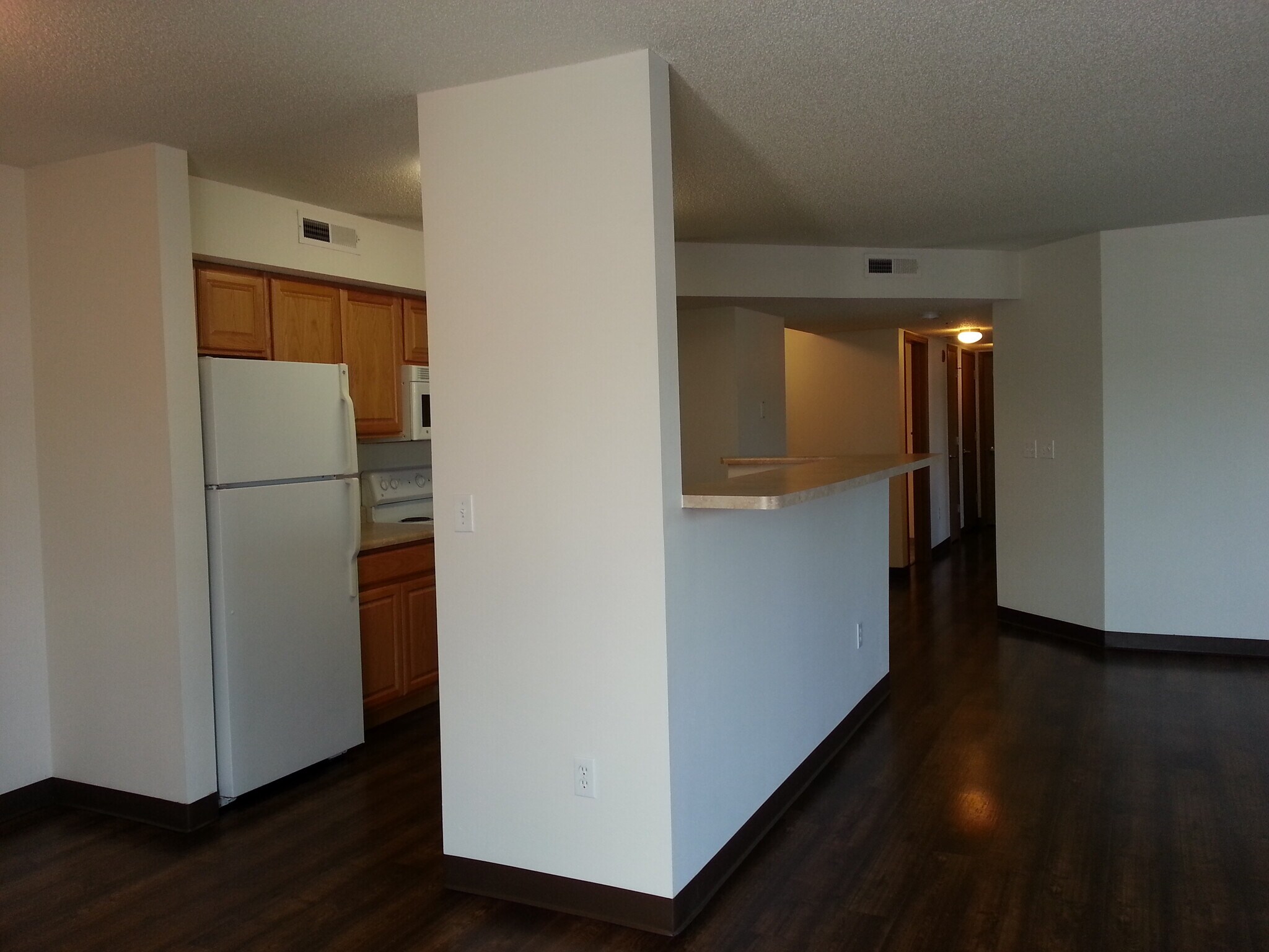 Building Photo - 943 S Gilbert St