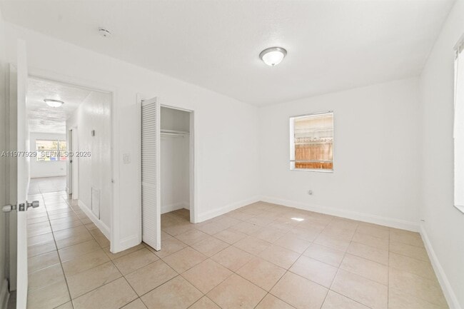 Building Photo - 16170 NE 18th Pl