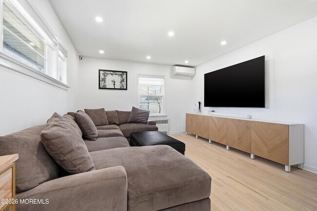 Building Photo - 227 Chatham Ave