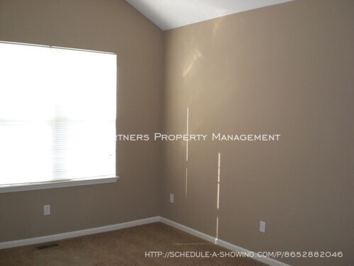 Building Photo - 15816 Conser - Cute Townhouse in Blue Valley!