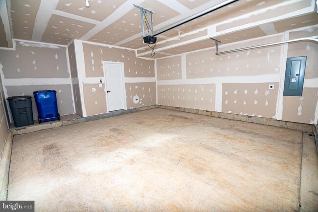 Building Photo - 9011 Amelung St