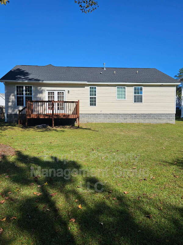 Building Photo - 13 Trillium Ct