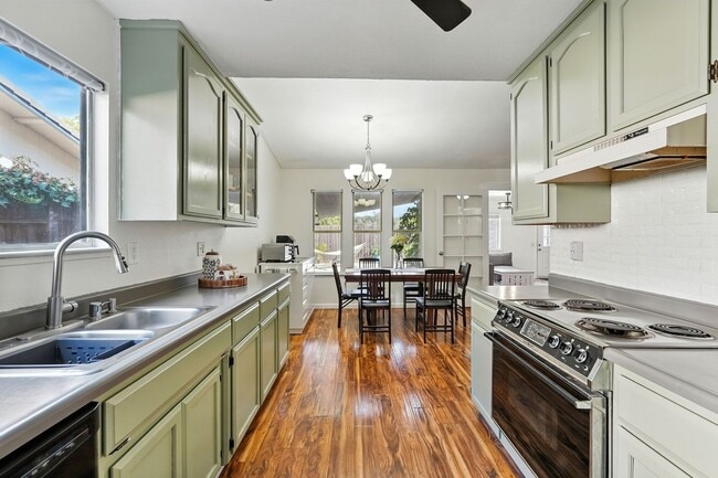 Building Photo - Single-Story 3 Bedroom Home in Quiet El Dorado Cul-De-Sac! Dog Friendly!