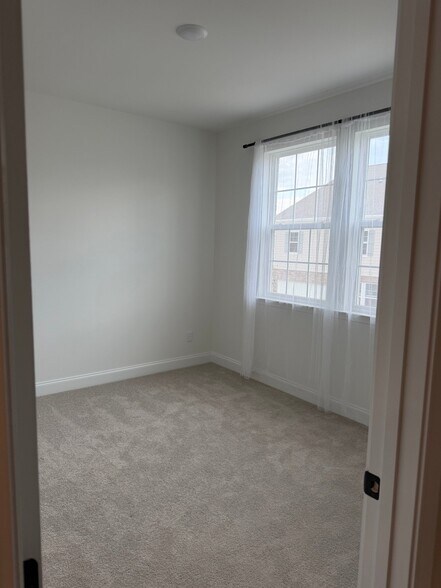 Building Photo - 2718 Willowoak Trl