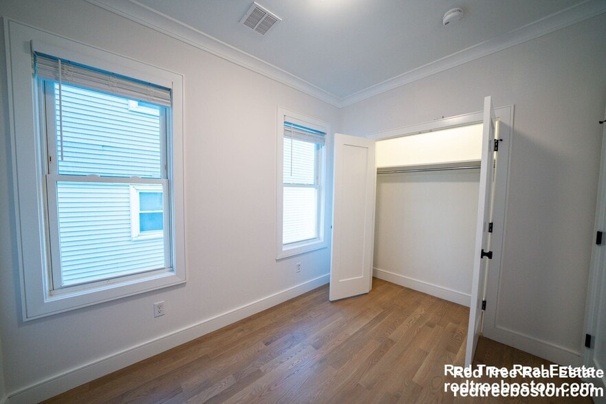 Building Photo - 37 Calumet St