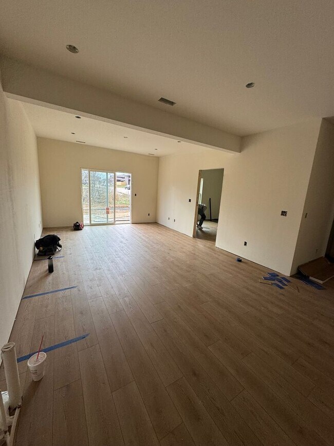 Building Photo - 4919-4921 Silver Mill Dr.