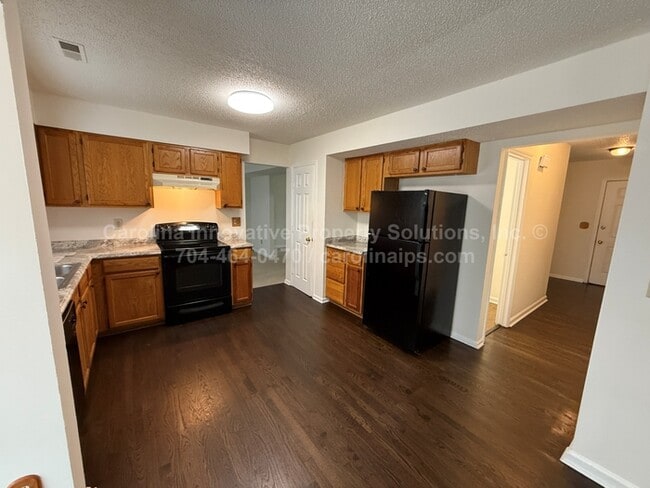 Building Photo - 10722 Roxbury Ct