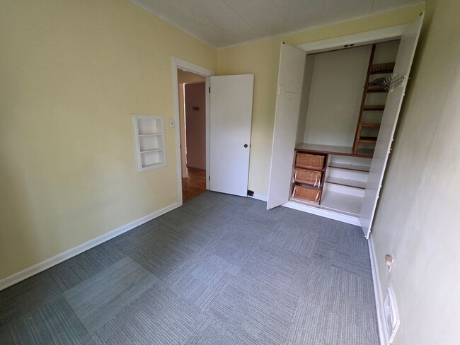 Building Photo - 1551 Sunrise Dr