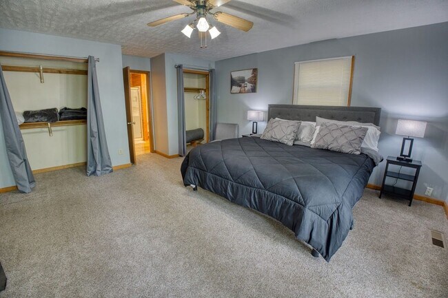 Building Photo - Monthly Waterfront Cabin with Slip