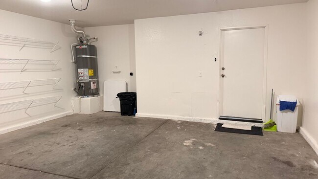 Building Photo - 2050 Los Feliz St