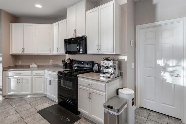 Building Photo - 10904 Roderick Lawson Ln