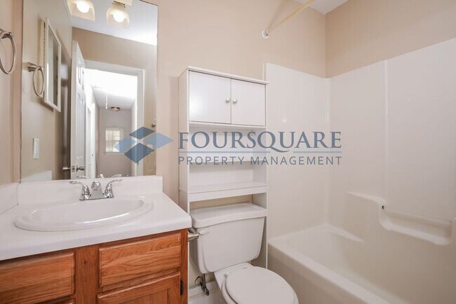 Building Photo - Charming Raleigh Home with Open Floor Plan, Fireplace & Back Deck