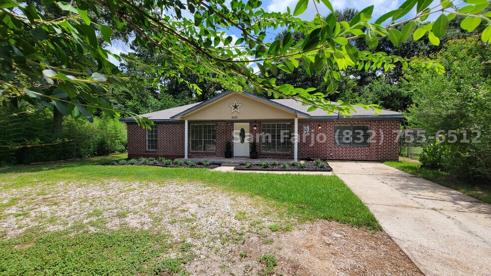Building Photo - 2100 Hill Top Ct