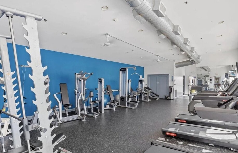 Building Photo - 201 N 8th St