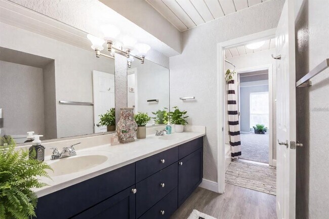 Building Photo - 772 E Michigan St