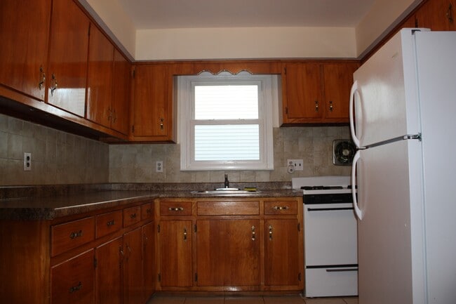 Building Photo - 23 James St