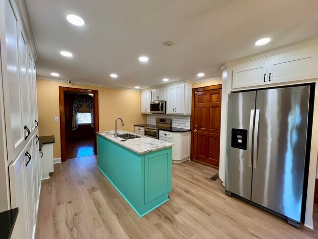Building Photo - 9532 Harwood Ln