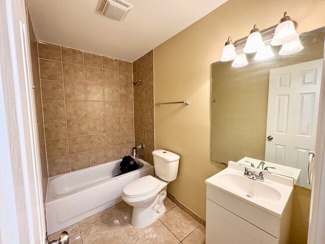 Building Photo - 321 Ocean Dr