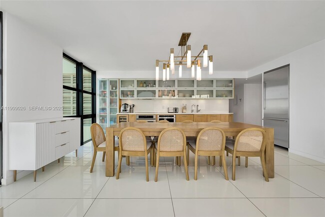 Building Photo - 1111 Crandon Blvd