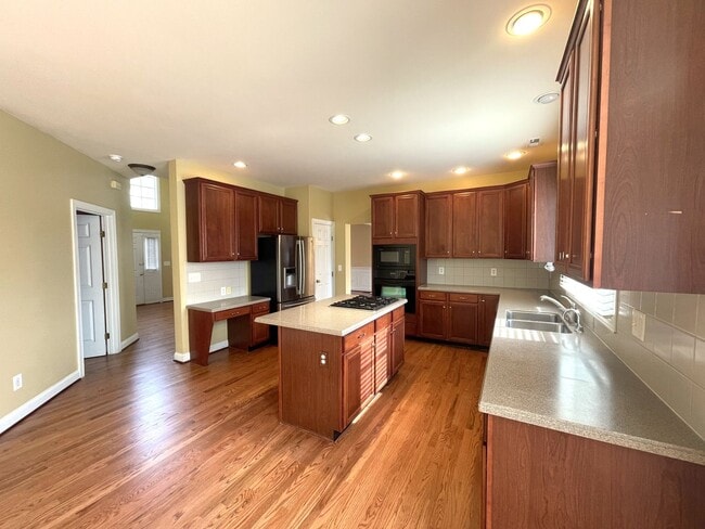 Building Photo - 4823 Vista Ridge Dr