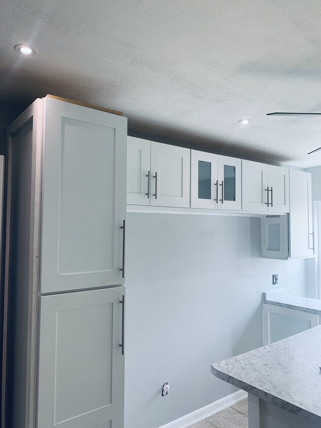 Building Photo - 4523 La Carmen Ct