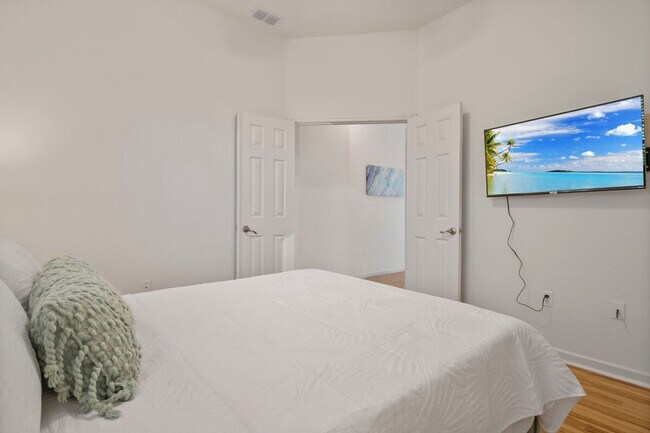 Building Photo - 23 Claridge Ct N