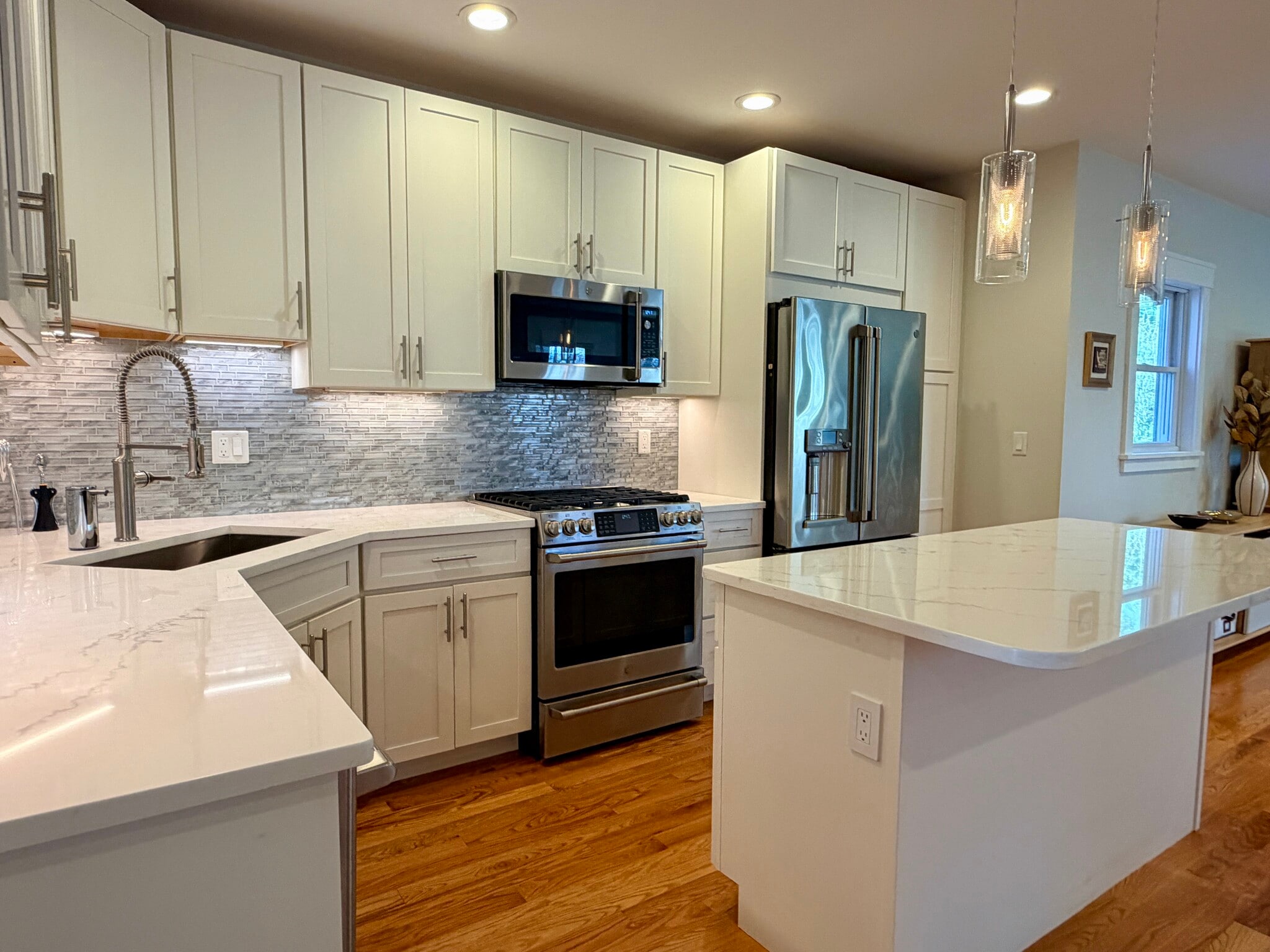 Building Photo - 13 Cottage Ave