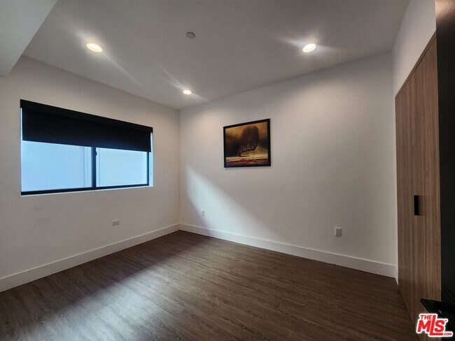 Building Photo - 11314 W Raitt Ln