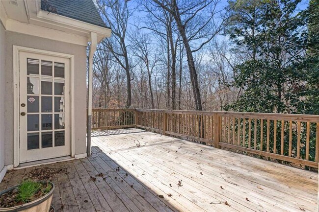 Building Photo - 275 Sageglen Rd