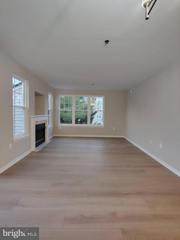 Building Photo - 1641 International Dr