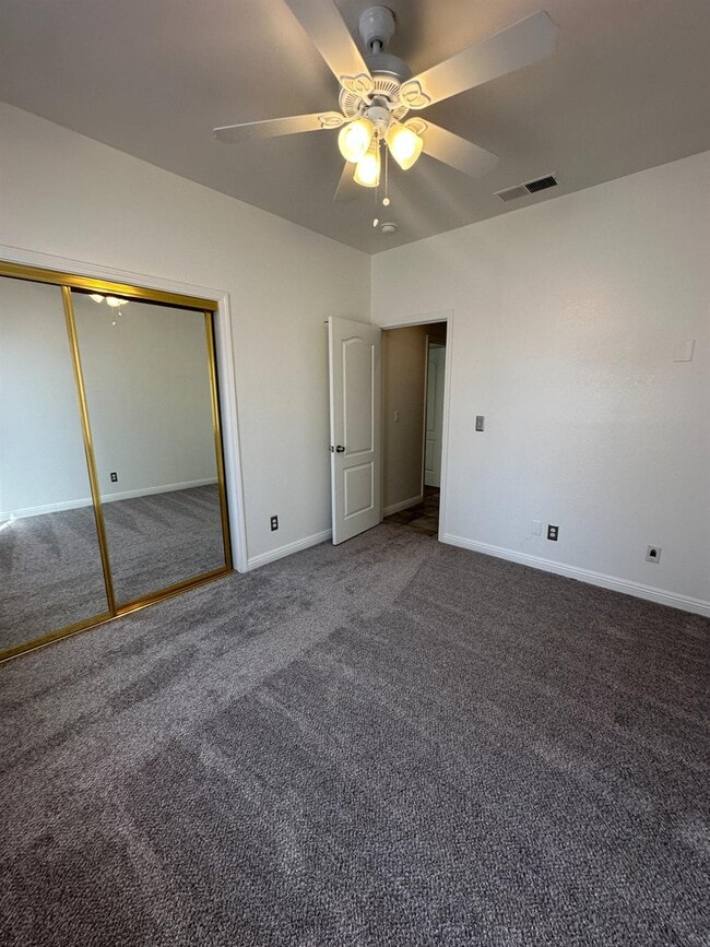 Building Photo - 7351 N Bain Ave