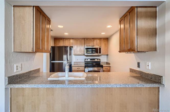 Open kitchen - 14282 E Tufts Pl