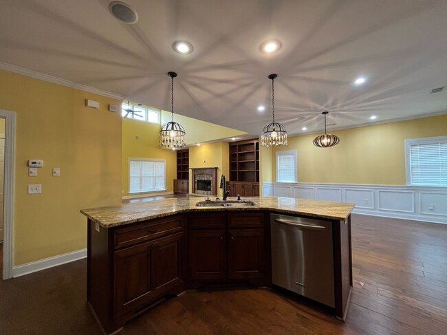 Building Photo - Riegel Pointe
