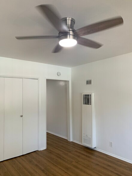 Building Photo - 820 S Rosemead Blvd