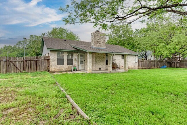 Building Photo - 103 Hutto St