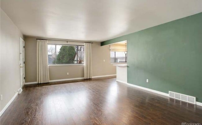 Building Photo - 3125 N Raleigh St